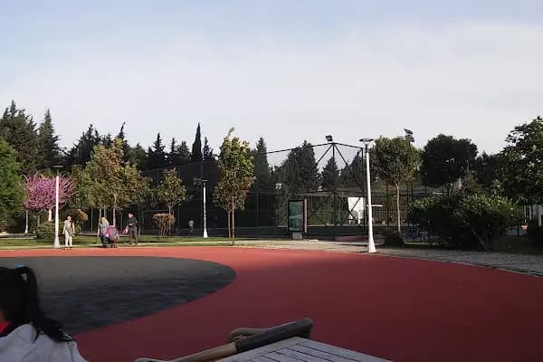 T.C. Bahçelievler Belediyesi Spor Parkı - Park - İstanbul Bahçelievler