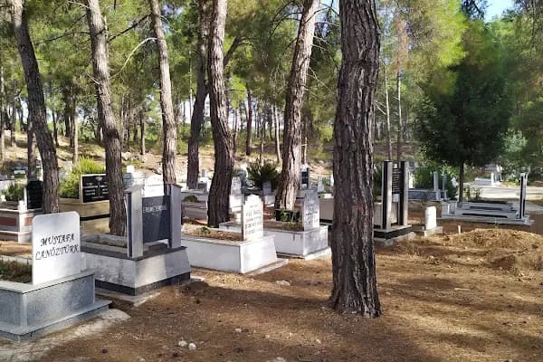 Düzlerçamı (Yukarıkaraman) Mezarlığı - Mezarlık - Antalya Döşemealtı
