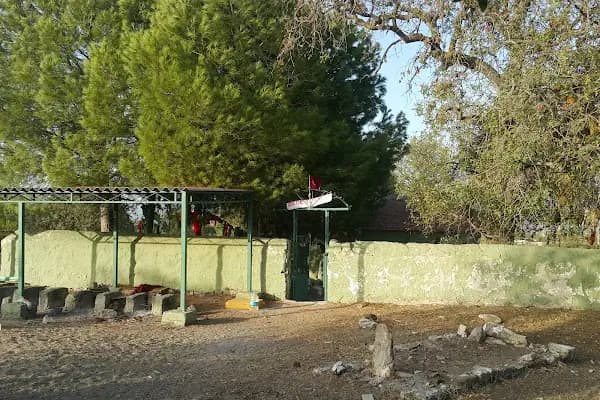 Yalin ayak dede turbesi - Kutsal Yer - İzmir Dikili