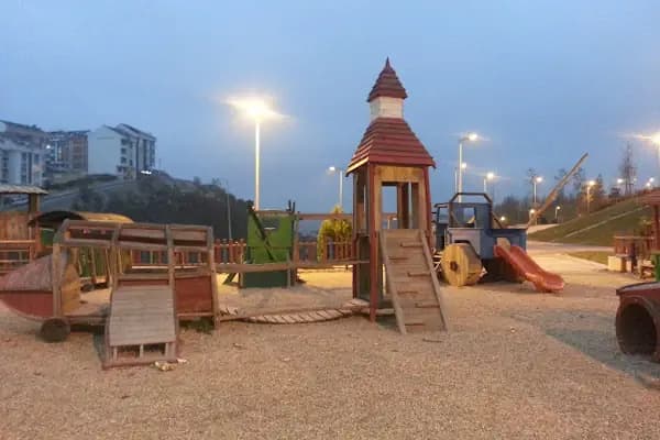 Yunus Emre Parkı - Park - İstanbul Fatih