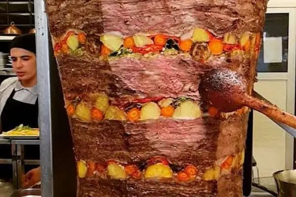MEŞHUR BODRUM SEBZELİ DÖNERCİSİ-CİHAN USTA DÖNER - Dönerci - Muğla Dalaman