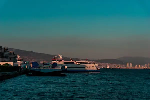 Üçkuyular İskelesi - Feribot İskelesi - İzmir Balçova