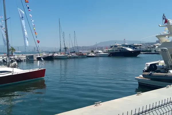 İzmir Marina Ön Büro - Kurumsal Ofis - İzmir Bornova