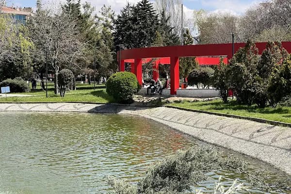Sıhhiye Metro Abdi İpekçi Parkı Girişi - Park - Ankara Çankaya