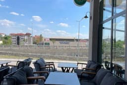 Yüs-Ra Coffee Bistro
