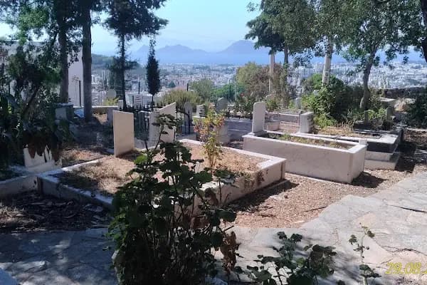 Karabağ Mezarlığı Yukarı - Park - Muğla Köyceğiz