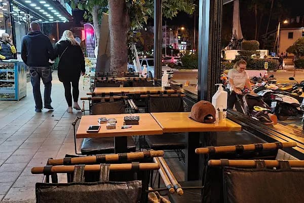 Pure Black Coffee, Alanya - Kahve dükkanı - Antalya Alanya