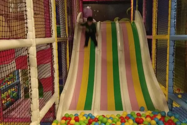 Playland - Oyun/Eğlence Merkezi - İstanbul Üsküdar