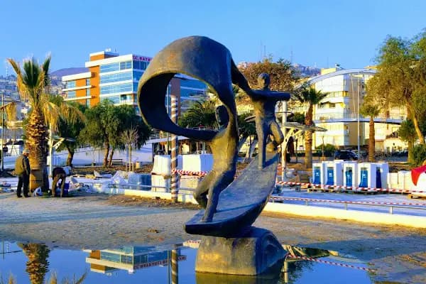 Bayraklı Yüzme Havuzu - Yüzme havuzu - İzmir Konak