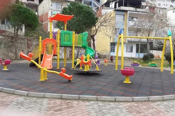 Oyunlar Parkı - Park - İzmir Karabağlar