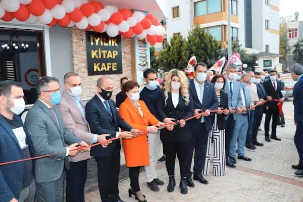 İyilik Kitap Kafe - Kafe - Adana Seyhan