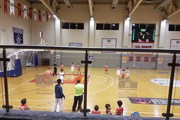 Muhsin Yazıcıoğlu Spor Kompleksi - Spor kompleksi - İstanbul Bahçelievler
