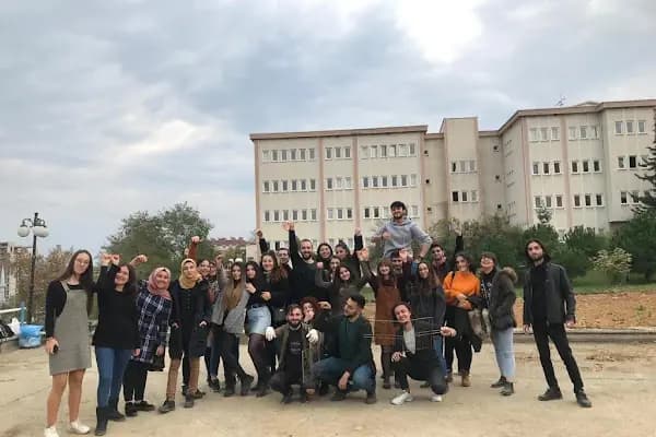Trabzon Üniversitesi Fatih Eğitim Fakültesi - Okul - Trabzon Akçaabat