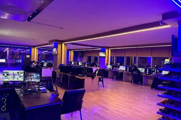 TAKIŞ GAME CENTER (E-Spor, Internet Cafe, Sim Racing,Playstation Salonu, Bilardo Salonu) - Oyun/Eğlence Merkezi - İstanbul Tuzla