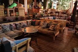 Woodruum çiçek cafe