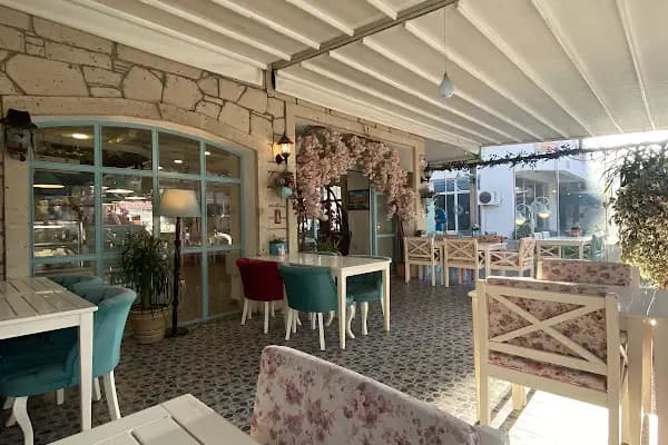 Alaçatı Muhallebicisi Balıkesir Altıeylül Cadde - Kafe - Balıkesir Bandırma