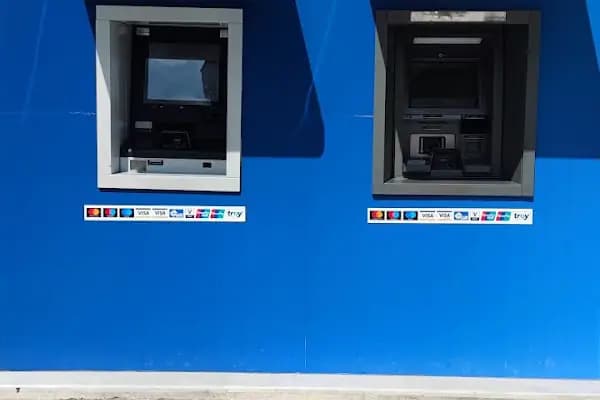 QNB Bergama Şubesi - Banka - İzmir Bergama