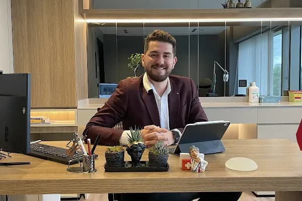 Op. Dr. Kıvanç Emre DAVUN - Estetik Cerrahi Kliniği - İstanbul Sultangazi