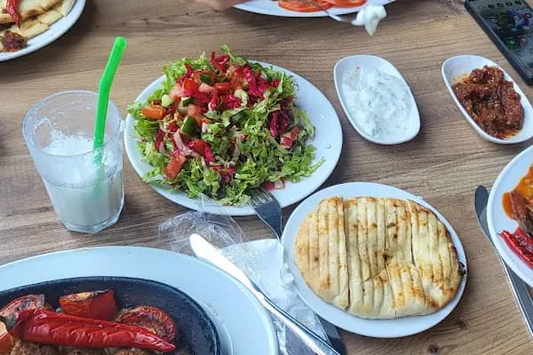 SARAYHARMAN DÖNER-PIDE-LAHMACUN-ÇORBA - Et Lokantası - İzmir Bergama