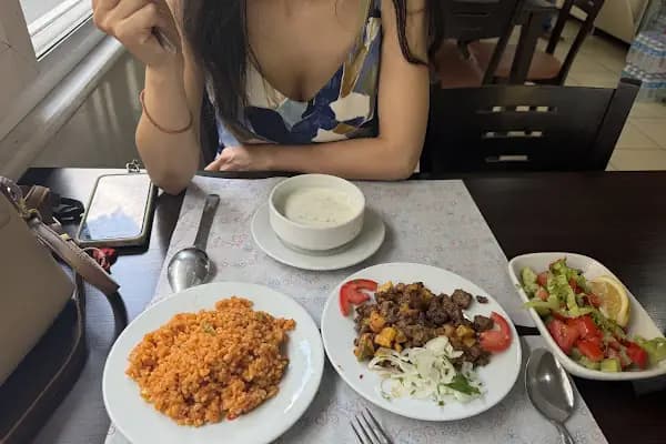 Coşkun Izgara Köfte - Türk restoranı - İstanbul Adalar