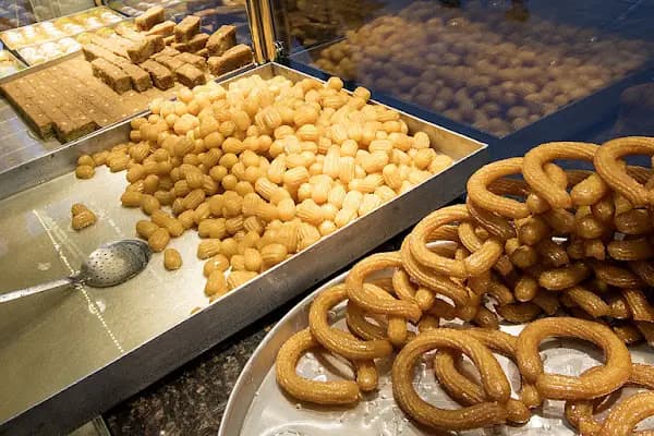 Shira Coffee &amp; Patisserie - Kafeterya - İzmir Bergama