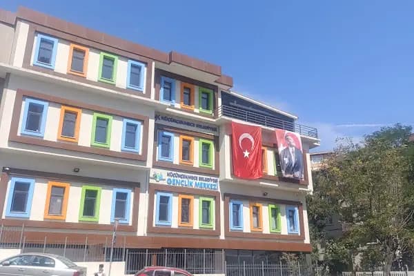 KÜÇÜKÇEKMECE BELEDİYESİ GENÇLİK MERKEZİ - Eğitim Merkezi - İstanbul Ataşehir