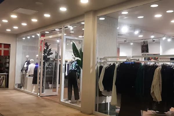 Jimmy Key Antalya Alanya Cadde 2 - Giyim mağazası - Antalya Döşemealtı