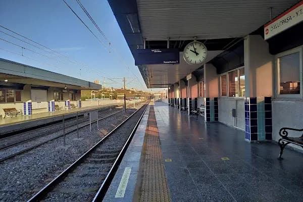 Davutpaşa Metro Durağı - Tren İstasyonu - İstanbul Bağcılar