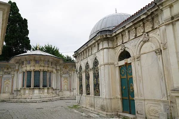 Prens Sabahattin Türbesi - Cami - İstanbul Beşiktaş