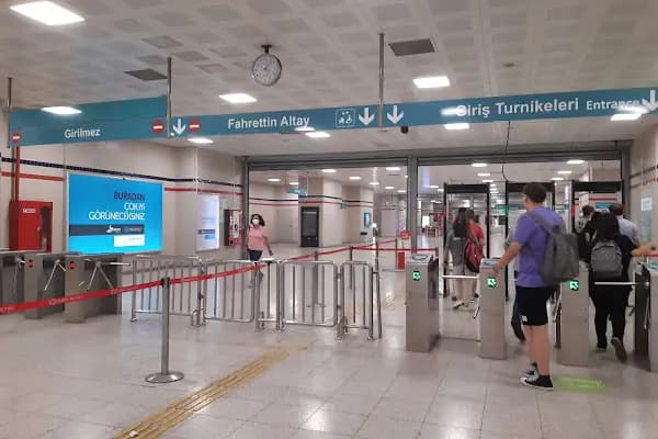 Fahrettin Altay - Metro İstasyonu - İzmir Bornova