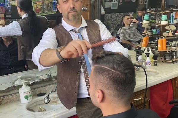 Milano Kuaför Zinciri - Berber Dükkanı - İstanbul Arnavutköy