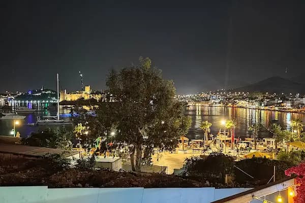 The Basement Beach&amp;Pub - Pub - Muğla Bodrum