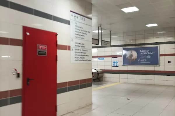 Ümraniye Metro İstasyonu - Ulaşım Hizmeti - İstanbul Şişli