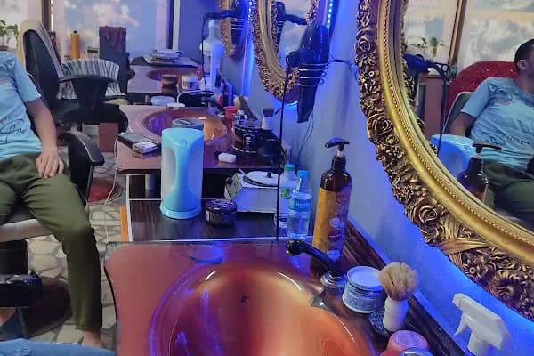 BÜLBÜL KÜAFORU - Berber Dükkanı - İstanbul Arnavutköy