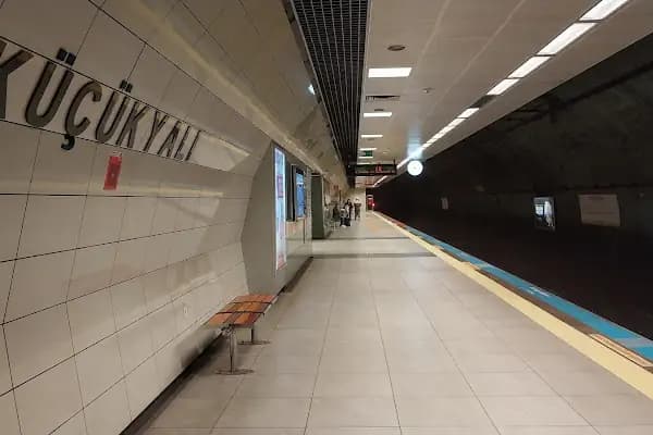 Küçükyalı - Metro İstasyonu - İstanbul Maltepe