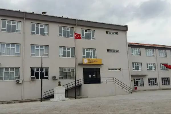 Bergama Mesleki Eğitim Mer. - Okul - İzmir Bergama