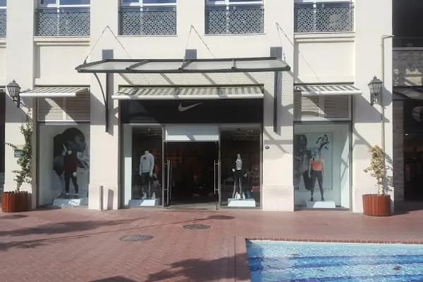 Forum Bornova AVM Nike Mağazası - Spor Giyim Mağazası - İzmir Konak