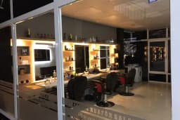 Saloon Zengin