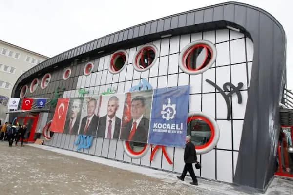 Çayırova Şehit Er Mücahit Okur Anadolu Lisesi Çok Amaçlı Spor Salonu - Spor salonu - Kocaeli Çayırova