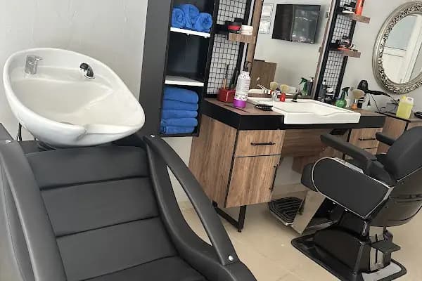 Nurullah ŞAHİN - Hair Specialist / ARNAVUTKÖY MERKEZ - BERBER - Berber Dükkanı - İstanbul Arnavutköy