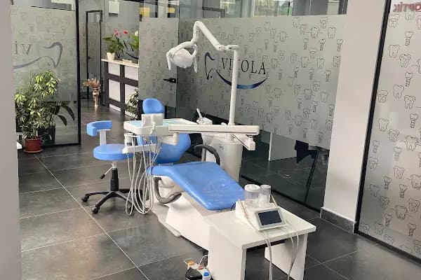 Uzm. Dt. Tayfun Tolgay Çelik Ağız Diş Ve Çene Cerrahisi Uzmanı implant tedavisi İstanbul zirkonyum - Diş Hekimi - İstanbul Arnavutköy