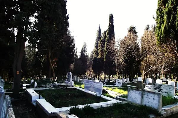 Adile NAŞİT'in Mezarı - Mezarlık - İstanbul Adalar
