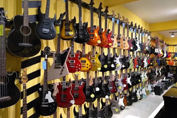 Zuhal Muzik Outlet - Müzik aletleri mağazası - İstanbul Beyoğlu