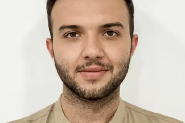 Diş Hekimi Ahmet Gülpak - Diş Hekimi - İzmir Buca