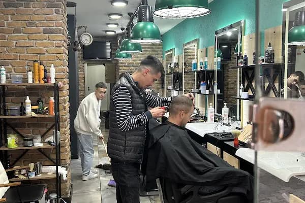 Hair Doctor Onur Topova Berber Güzellik Merkezi - Berber Dükkanı - Kocaeli İzmit