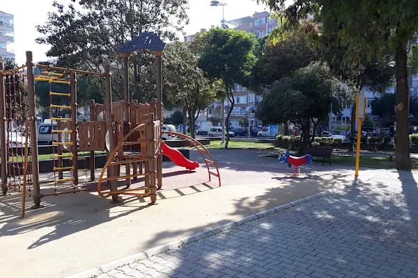 1. Çiçek Parkı - Park - İzmir Konak