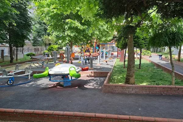 Sevgi Parkı - Park - İstanbul Küçükçekmece