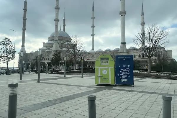 Taşoluk Yeşil Camii yanı Seyir Tepesi - Manzara seyir noktası - İstanbul Sultangazi