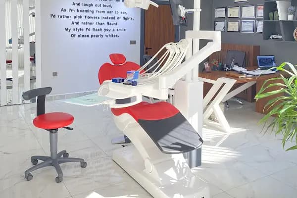 Suat Eroğlu Diş Kliniği (Dt Suat Eroğlu-Dt Eda Birer) - Diş Hekimi - İzmir Aliağa