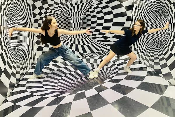 Illusion museum - Müze - İzmir Konak